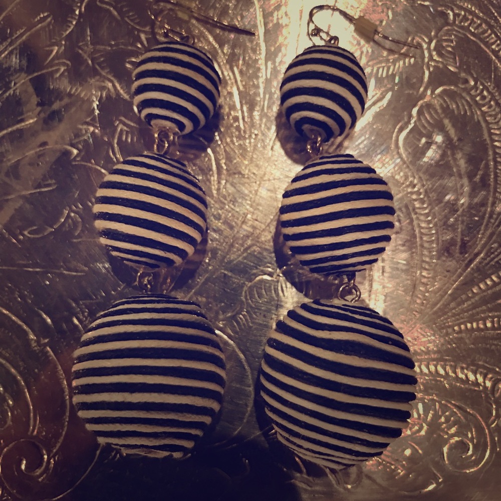 Bauble Bar Crispin Drop earrings